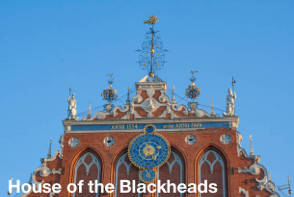Riga Sightseeing - House of the Blackheads